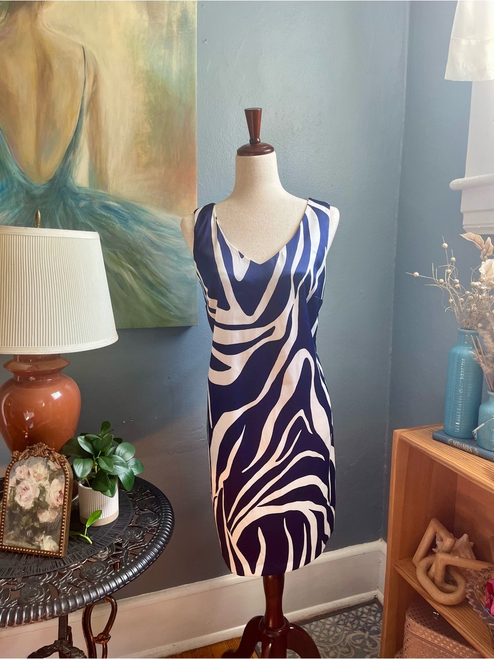 Preloved- excellent condition, size 12, ALYX Limited sheath dress. Navy & white.